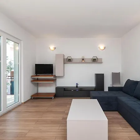 Apartment Ljuba Primosten