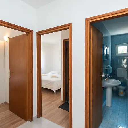 Apartment Ljuba *