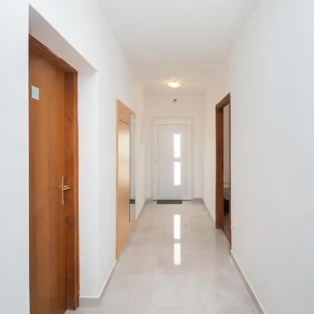 Apartment Ljuba Primosten