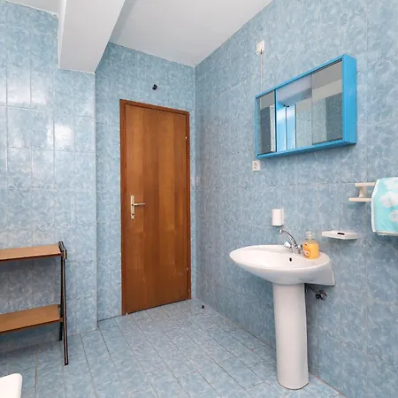 Ljuba Apartment Primosten