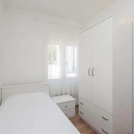 Apartment Ljuba *